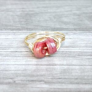 Iridescent Glass Beaded Ring, Stackable Wire Ring, Red & Gold, Size 6